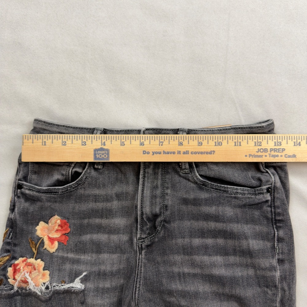 Driftwood Roxy Floral Embroidered Flare Jeans Gray Raw Hem Size 26 Classic Fit - Picture 2 of 10